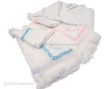Châle bébé avec dentelle et broderie sur cintre - Grossiste et Fournisseur