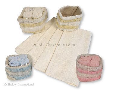 Paquet de 4 débarbouillettes en coton pour bébé dans un panier - Grossiste et Fournisseur